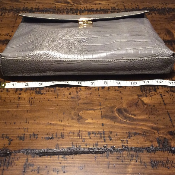 🔥Fierce Faux Crocodile Oversized Clutch💋 - Picture 6 of 7